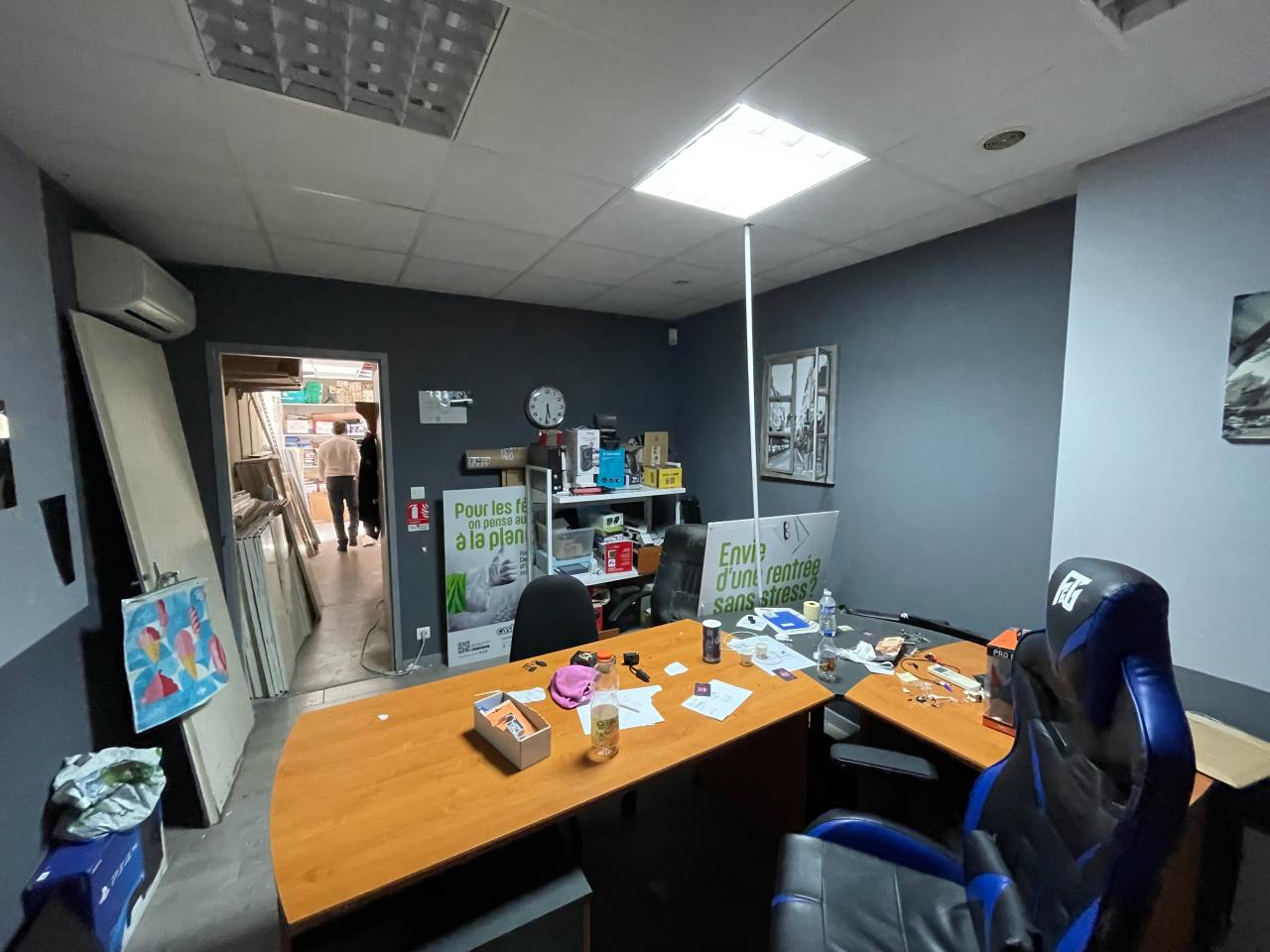 Commerce Saint-Mitre-les-Remparts 400m² Location commerce Saint-Mitre-les-Remparts Bouches-du-Rhône OLCOM2425408 8